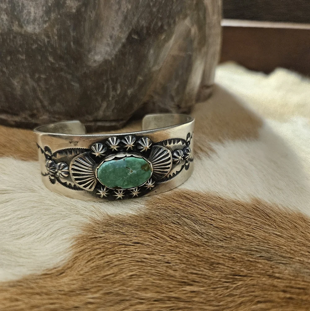 Ray Bennett Cuff, Native Made - Picture 1 of 3